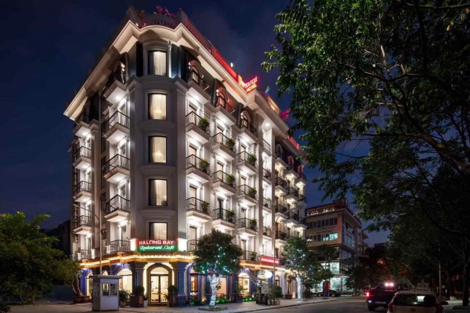 Khung cảnh về đêm tại Ha Long Boutique Hotel